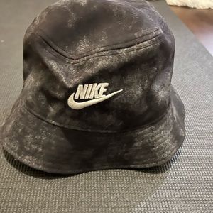Nike Bucket Hat